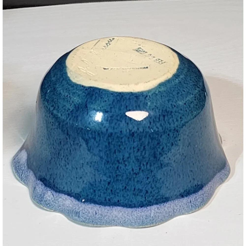 VTG Handcrafted Glazed John Garrou Signed Pottery Bowl Apple Baker Blue‎ Ruffled